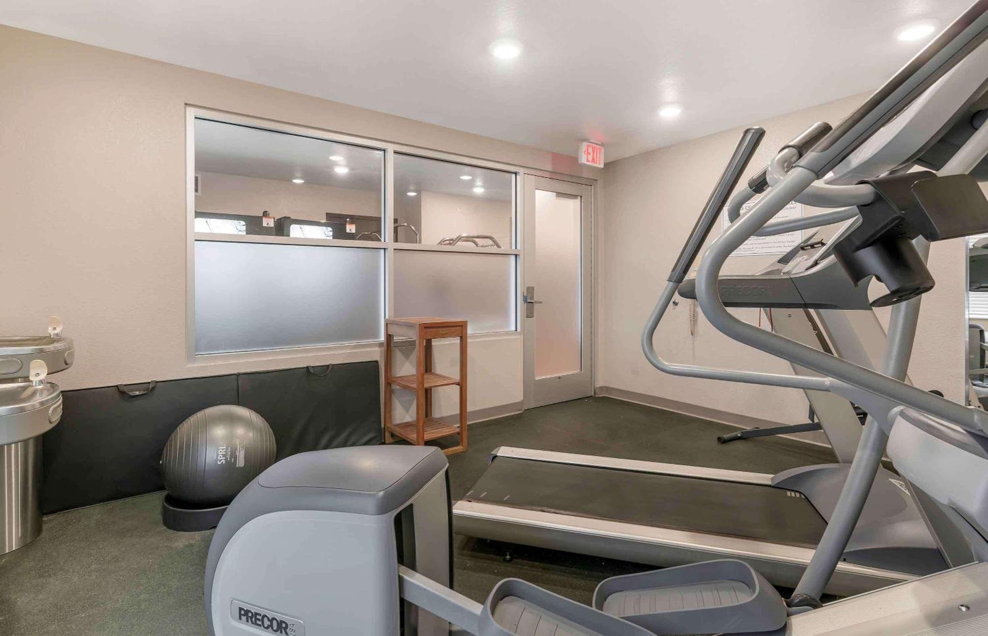 Extended Stay America Select Suites - Louisville - Airport Kültér fotó